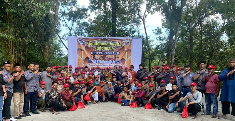 Para peserta mengikuti kegiatan pelatihan juru sembelih halal (Juleha) di Taman Rekreasi Alam Mayang Pekanbaru, Sabtu (17/6/2023).