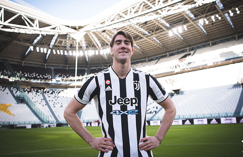 Dusan Vlahovic, resmi berbaju Juventus.