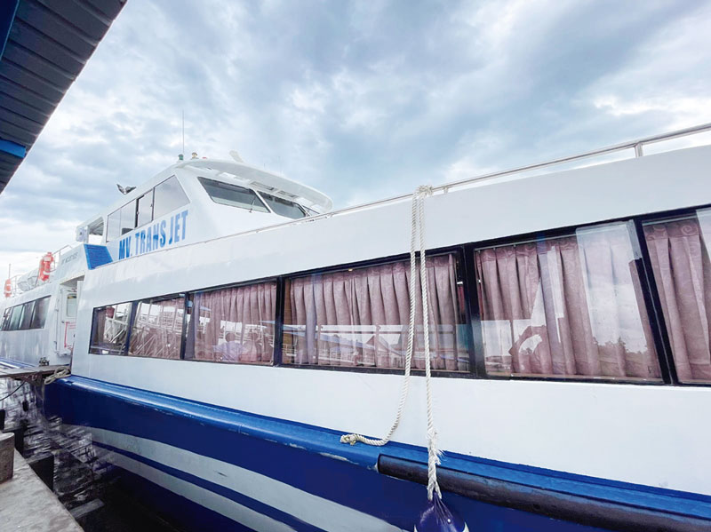 MV Trans Jet menjelang keberangkatan perdana di Pelabuhan Tanjung Harapan Selatpanjang Kepulauan Meranti, akhir pekan lalu.