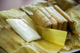 Burasa, makanan khas asal Bugis di Tembilahan, Inhil, Riau.