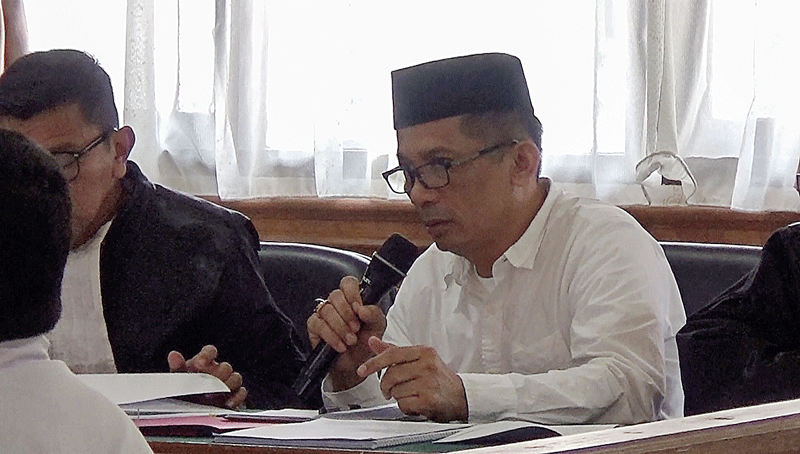 Bupati Kepulauan Meranti nonaktif Muhammad Adil  berbicara dalam sidang di PN Pekanbaru, Kamis (14/9/2023).