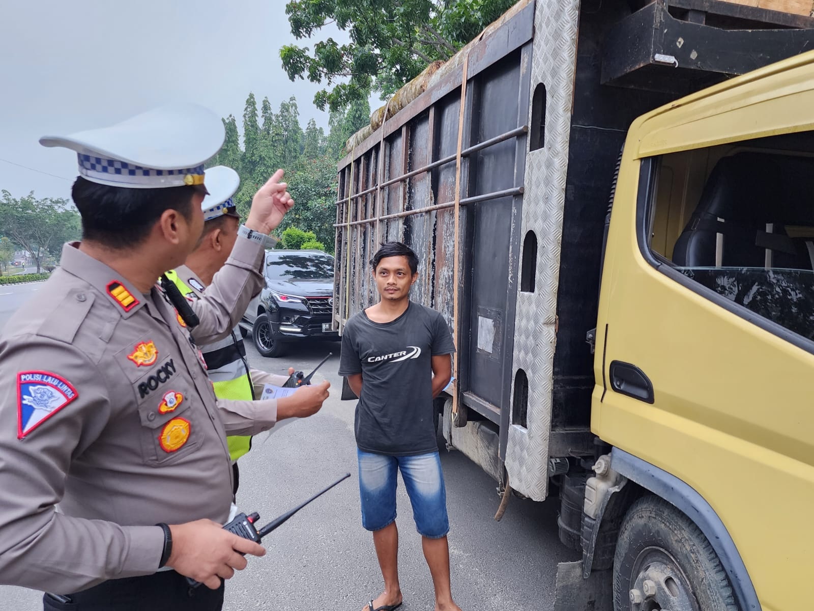 Kasat Lantas Polres Kampar AKP Rocky Junasmi meninjau langsung Operasi Zebra Lancang Kuning 2023, Kamis (7/9/2023).