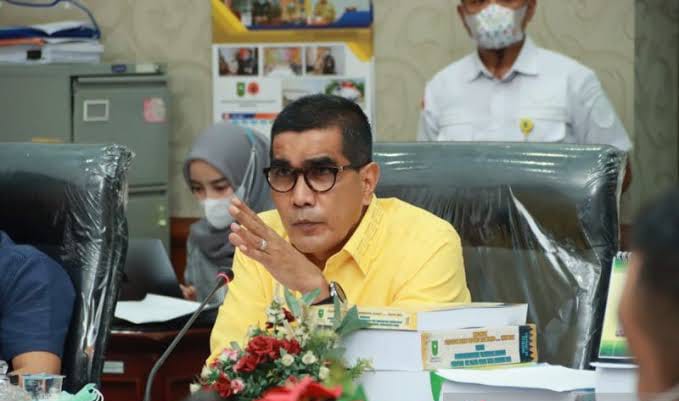 Ketua Komisi D DPRD Riau H Parisman Ikhwan.