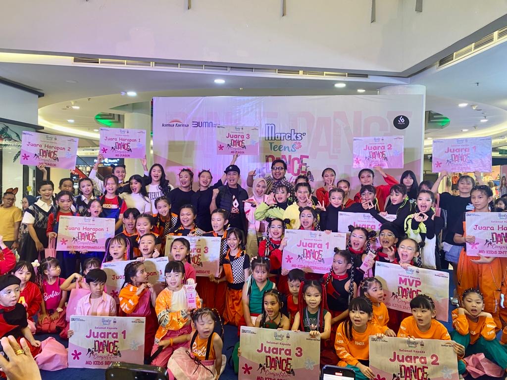 Peserta dance competition yang digelar oleh Marcks&rsquo; Teens berfoto bersama usai kegiatan yang berlangsung di Mal Ciputra Pekanbaru, beberapa waktu lalu.