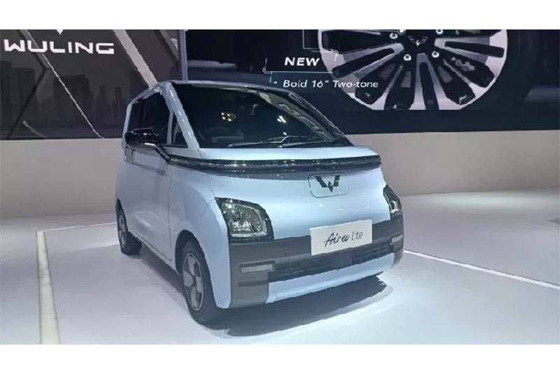 Varian baru mobil listrik Wuling Air EV Lite.