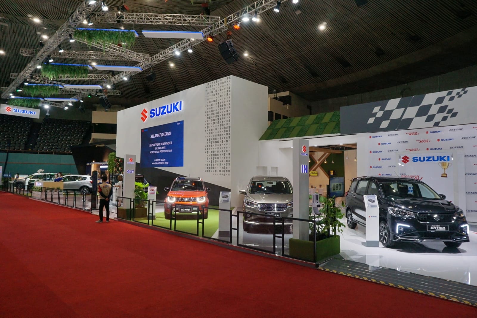 Booth suzuki di GJAW 2022 menampilkan berbagai produknya.