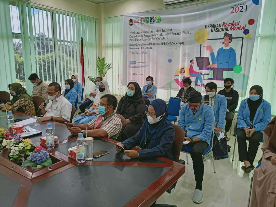 Salah satu rangkaian kegiatan Gerakan Nasional Revolusi Mental (GNRM) yang digelar Universitas Riau melalui Jurusan dan Prodi Magister Fisika, FKIP Unri baru-baru ini.