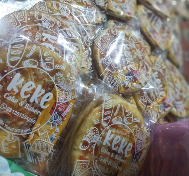 Keke Cake and Bakery, salah satu toko roti di Tembilahan dengan berbagai pilihan roti.