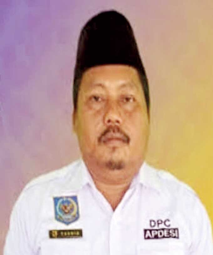 Kepala Desa Sokoi, Tasrib.