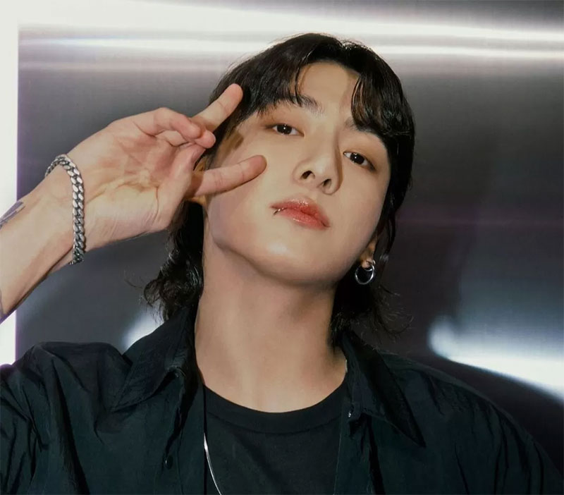 Jungkook BTS tegaskan akun asli TikTok-nya.