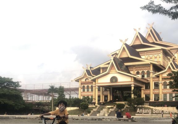 Ilustrasi, Anjung Seni Idrus Tintin, Jalan Sudirman, Pekanbaru.