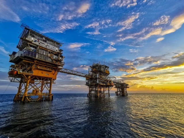 Ilustrasi, Pengeboran minyak lepas pantai.