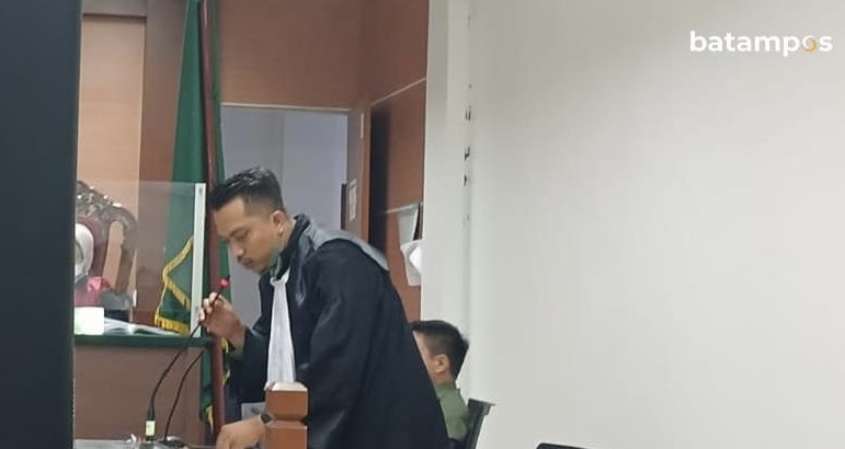 Kuasa hukum Nuryalima dari LBH Mawar Saron, Rio Ferdinan Turnip membacakan pembelaan dalam sidang di PN Batam, Selasa (29/8/2023).