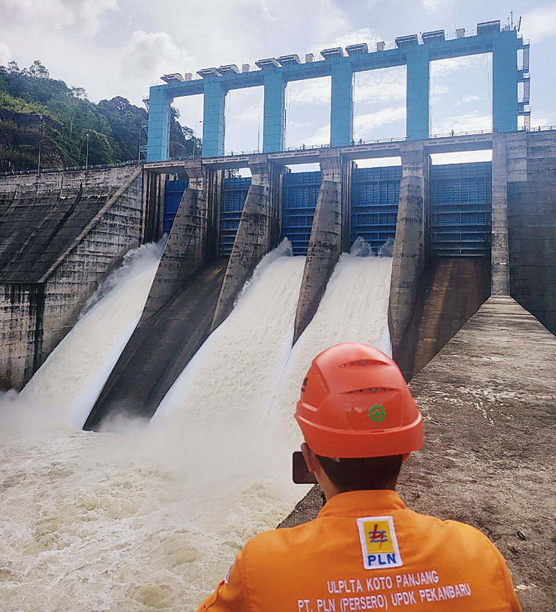 Setelah tiga pintu pelimpahan waduk PLTA Koto Panjang dibuka, pada Kamis (7/12/2023) lalu, kini kembali akan dibuka dua pintu pelimpahan lagi, dijadwalkan Rabu (13/12/2023) sore ini.