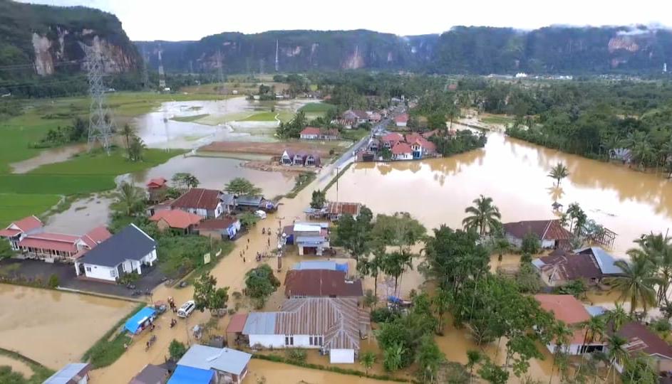 Kondisi banjir yang melanda Kabupaten Lima Puluh Kota, Sumatra Barat pada Senin (18/12/2023).