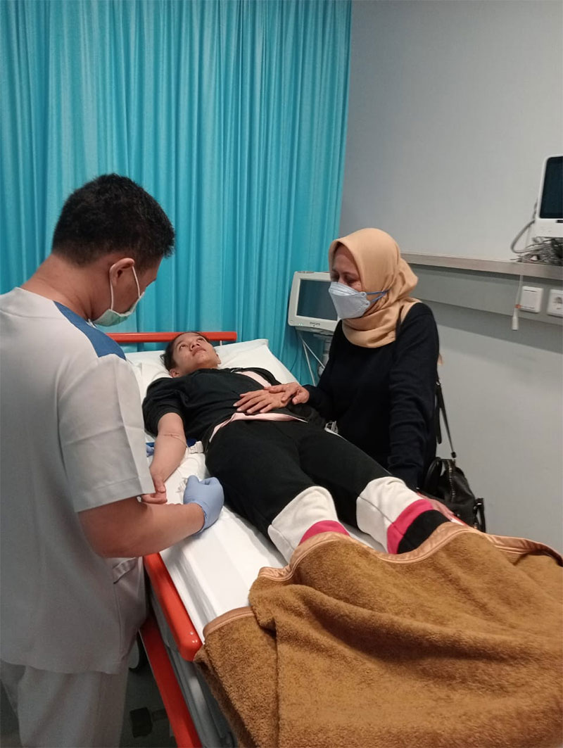 Atlet senam artistik Riau, Puja Saputri tengah menjalani perawatan di salah satu rumah sakit di Surabaya usai mengikuti Kejurnas Gymnastics 2023 di GOR Senam Nusantara, Surabaya, Jawa Timur, Kamis (19/10/2023).