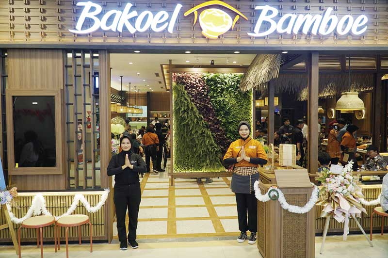 Suasana grand opening restoran Bakoel Bamboe di lantai dasar Mal Pekanbaru, Sabtu (16/12/2023).