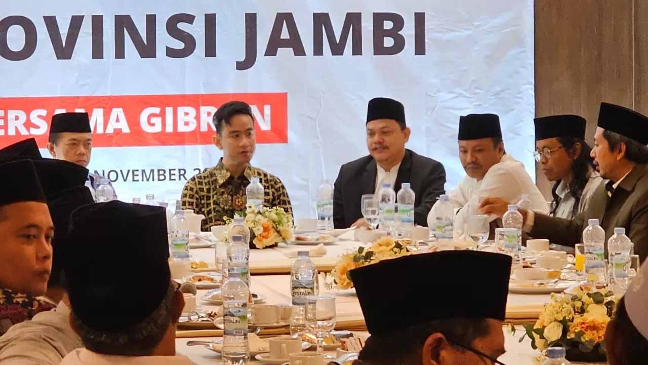 Cawapres Koalisi Indonesia Maju (KIM) Gibran Rakabuming Raka menggelar silaturahmi dengan para ulama se-Jambi.