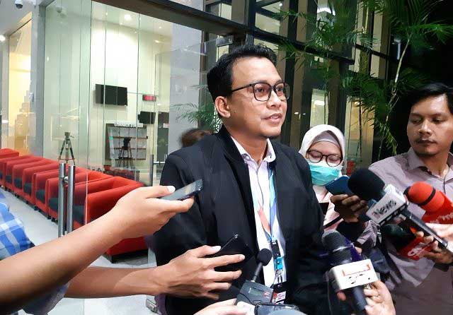 Pelaksana tugas (Plt) juru bicara KPK, Ali Fikri , mengatakan bahwa KPK bakal memanggil Ali Fahmi untuk diperiksa sebagai saksi untuk tersangka korporasi PT Merial Esa (Muhammad Ridwan/JawaPos.com)