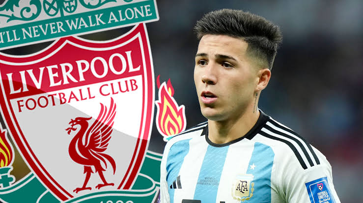 Pemain muda Argentina Enzo Fernandez menyepakati pra-kontrak dari Benfica ke Liverpool untuk musim 2023.