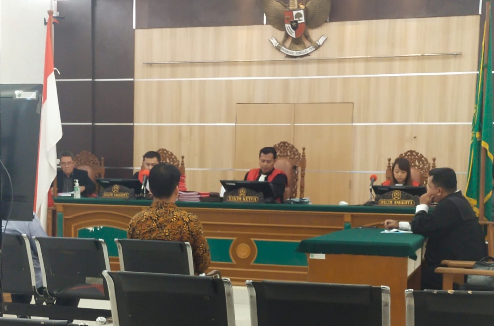 Majelis Hakim Pengadilan Negeri Bengkalis menggelar sidang vonis dua terdakwa kasus pencemaran lingkungan PKS PT SIPP di PN Bengkalis dengan vonis hukuman percobaan, Selasa (17/10/2023).