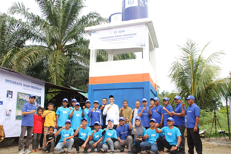 Launching WASH Program ini dihadiri Wali Kota Dumai, Pimpinan Cabang BRI Dumai, Manajer Operasional LAZnas PHR, Pimpinan BAZNAS Dumai, Dinas PU Dumai, unsur Forkopimcam Bukit Kapur, lurah serta masyarakat Kelurahan Bukit Nenas dan Gurun Panjang, Kecamatan