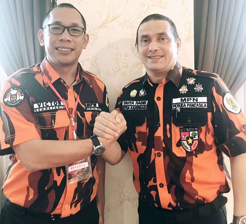 Sekretaris MPW Victor Yonathan (kiri) bersama Ketua Bidang Kaderisasi MPN Pemuda Pancasila, YahyaÂ AbdulÂ HabibÂ SE.