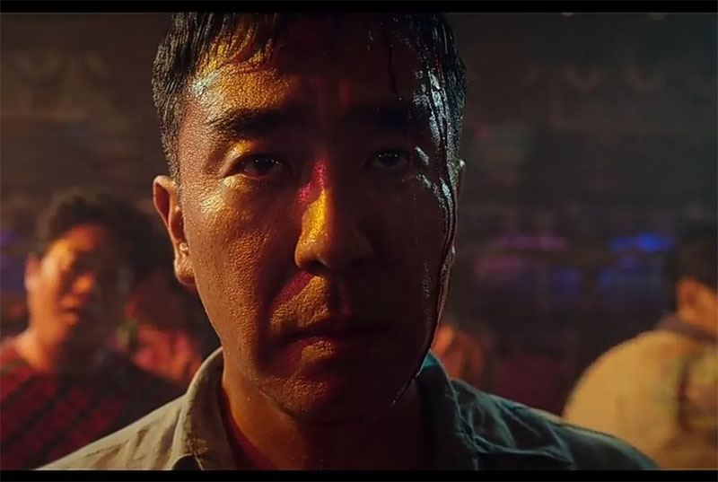 Drama Korea Moving bercerita tentang masa lalu Jang Joo-won (Ryu Seung-ryong). Dia mengidap Klaustrofobia.