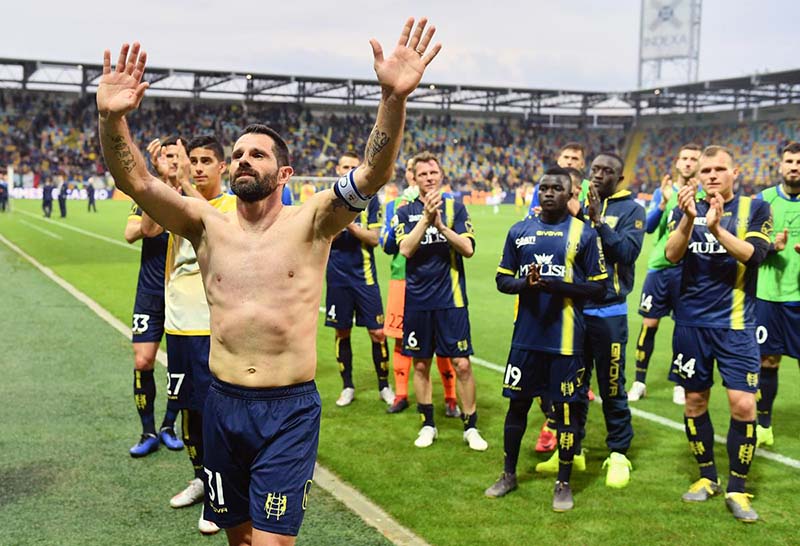 Sergio Pellissier dan para pemain Chievo Verona lainnya saat masih bermain di Serie A Liga Italia.