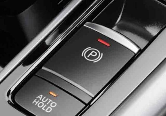 Electronic Parking Brake (EPB) atau rem tangan elektronik pada kendaraan seri teranyar.