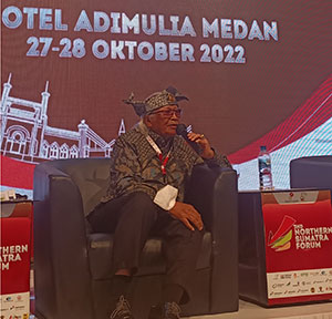 Komisaris Utama Energi Mega Persada (EMP) Suyitno Patmosukismo saat menjadi narasumber dalam diskusi inspiratif 2nd Northern Sumatera Forum (NSF) yang dilaksanakan SKK Migas dan KKKS di Hotel Adimulia, Medan, Kamis (27/10/2022).
