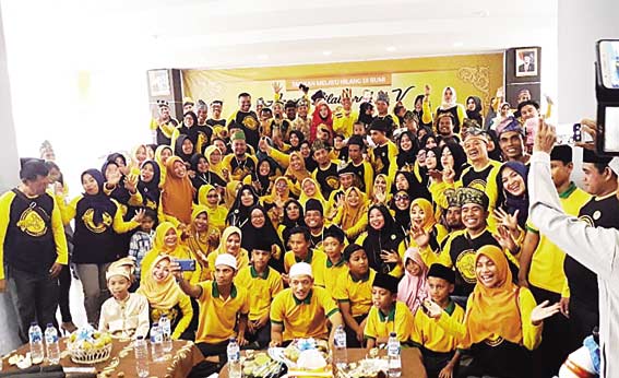 foto bersama: Grup Young Dolah berfoto bersama usai menggelar acara, Ahad (3/2/2019).(JPG)