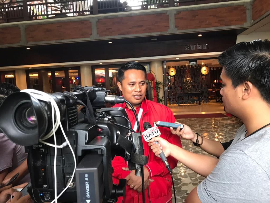Politisi Senior PDI Perjuangan Kordias Pasaribu dalam sebuah kesempatan wawancara bersama wartawan.