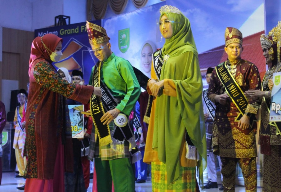 Bujang Dara Ikuti Lomba di Melaka