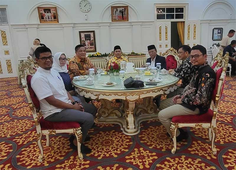 Panitia UM CBT UGM lokasi Pekanbaru melakukan pertemuan dengan Gubernur Riau Syamsuar, beberapa waktu lalu