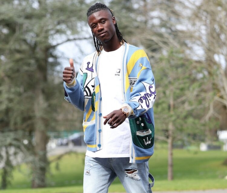 Eduardo Camavinga ketika tiba di markas latihan timnas Prancis di Clairefontaine (20/3).