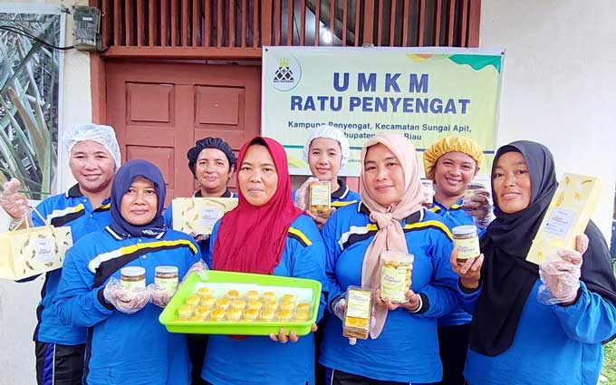 Foto bersama anggota kelompok UMKM Ratu Penyengat beberapa waktu lalu.