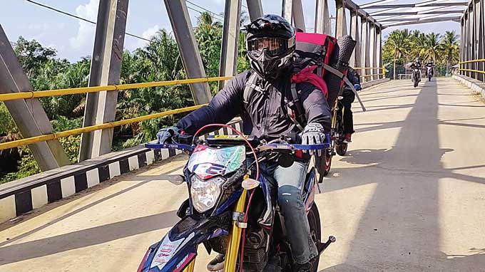 Peserta sedang menjelajahi wisata alam Puncak Talang Perindu, Kecamatan Rokan IV Koto Rokan Hulu, akhir pekan lalu.