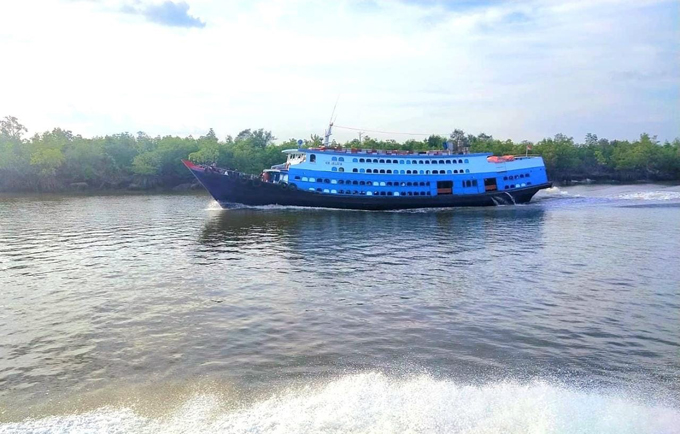 KM Jelatik dari Selatpanjang Kabupaten Kepulauan Meranti dalam perjalanan menuju Pekanbaru, Riau.