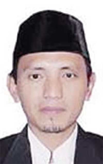 Dr Zulkifli Mag (Dekan Fakultas Syariah dan Ilmu Hukum)