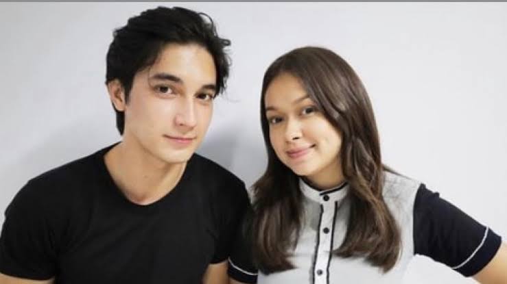 Junior Roberts dan Rebecca Kloper