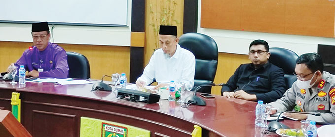 Wali Kota Dumai H Paisal memimpin rapat bersama Forkopimda Kota Dumai tentang kebijakan Pemerintah Kota Dumai  dalam menyikapi permasalahan tanah yang bertempat di Ruang Rapat Wan Dahlan Ibrahim, Kamis (4/8/2022