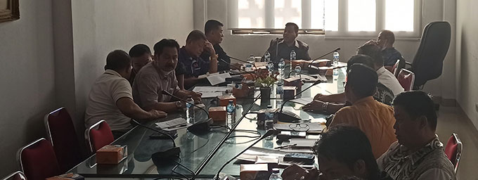 Plt Bupati Kuansing Suhardiman Amby menghadiri rapat finalisasi persiapan Porprov X bersama KONI Riau, PB Porprov, Tim Wasrah, Dispora Riau, dan KONI Kabupaten Kuansing di Pekanbaru, Kamis (13/10/2022).