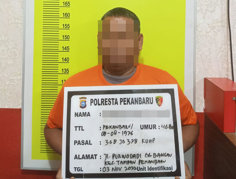 Tersangka pungli diamankan Satreskrim Polresta Pekanbaru.