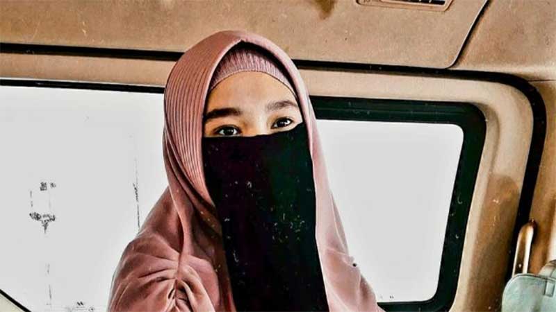 Inara Rusli, istri Virgou