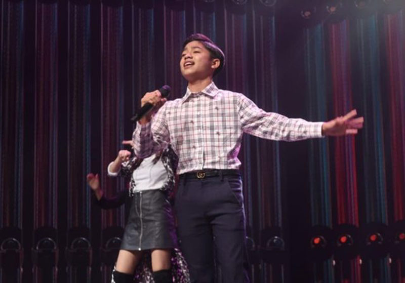 Betrand Peto membawakan jingle Jadilah Bintang dengan sangat baik hingga membuat Ruben Onsu menangis. (ISTIMEWA)