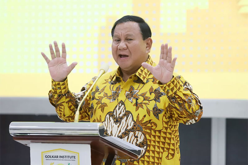 Ketua Umum Partai Gerindra Prabowo Subianto memberikan sambutan pada acara Golkar Institute di Kantor DPP Golkar, Jakarta, Kamis (31/8/2023).
