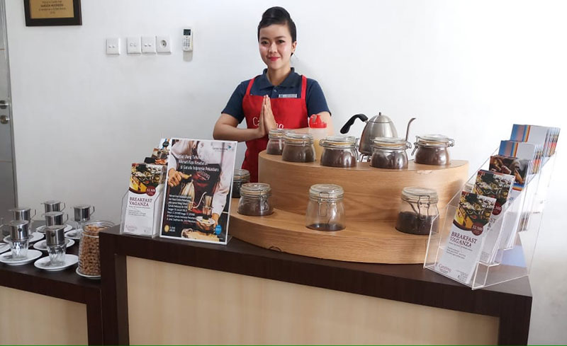 KOPI KESABARAN: Hotel Dafam Pekanbaru tak hanya memberikan promo spesial room, tapi juga ada promo kopi kesabaran yang memiliki ciri khas tersendiri bagi pencinta kopi, Jumat (26/7/2019). (DAFAM FOR RIAU POS)