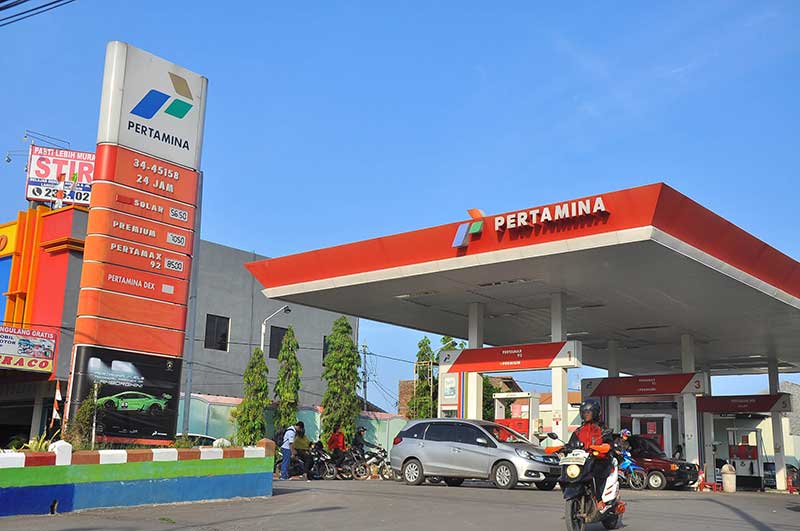 BELUM NAIKKAN HARGA: PT Pertamina (Persero) belum akan menaikkan harga jual bahan bakar minyak nonsubsidi, meskipun kompetitor sudah menaikkan. (DOK. RIAU POS)
 