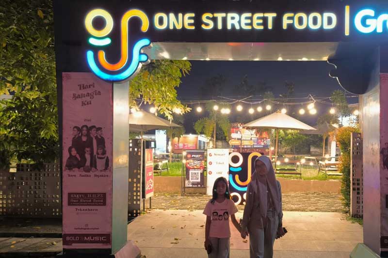 One Street Food di Pemuda City Walk (PCW) Pekanbaru.
